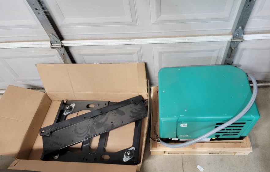 Brand New Cummins Onan QG 2500i LP Generator