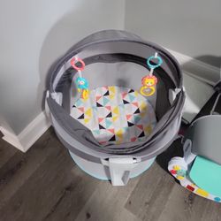 Fisher-Price Portable Bassinet On-The-Go Baby Dome