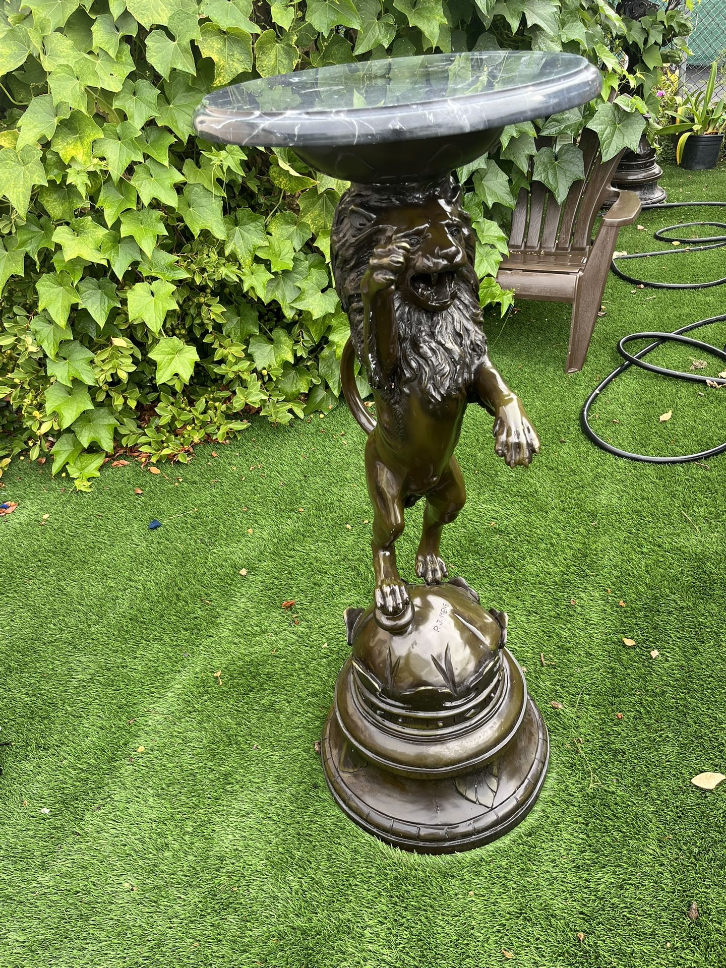 Lion Decoration/statue