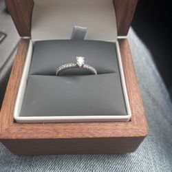 Diamond Engagement Ring pear Shape