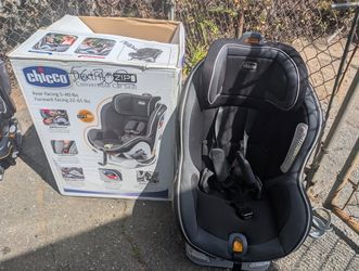 Chicco NextFit Zip Convertible Car Seat – Carbon – Rear & Forward Facing, 5-65 lbs