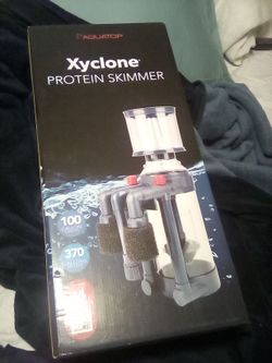 Cyclone protein skimmer