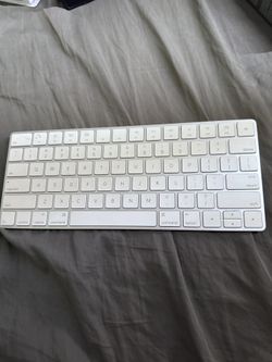 Apple White Keyboard Very Good Lightning 