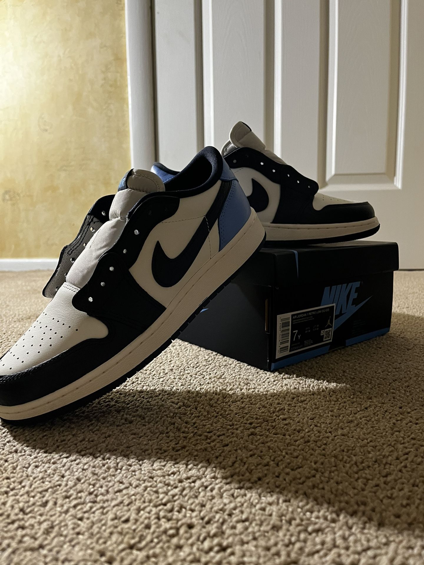 Nike Air Jordan 1 Retro Low OG Black White UNC 7y