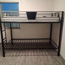 Twin/Twink Bunk Bed With Ladder Black