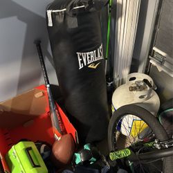 Punching Bag With Wall Mount. 