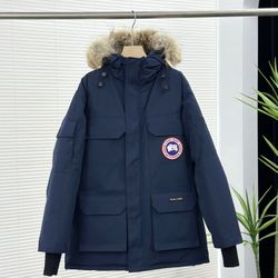 Canada Goose Adventure Pike Down Jacket in navy blue