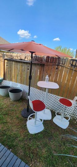 Outdoor Bistro Table Set with Patio Umbrella