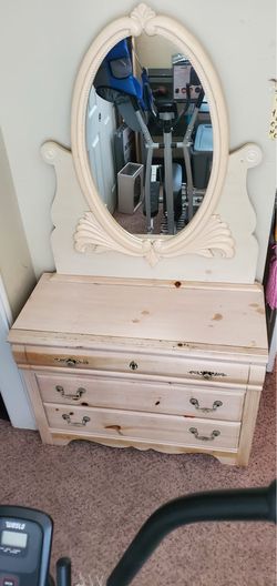 2pc Vanity & Dresser