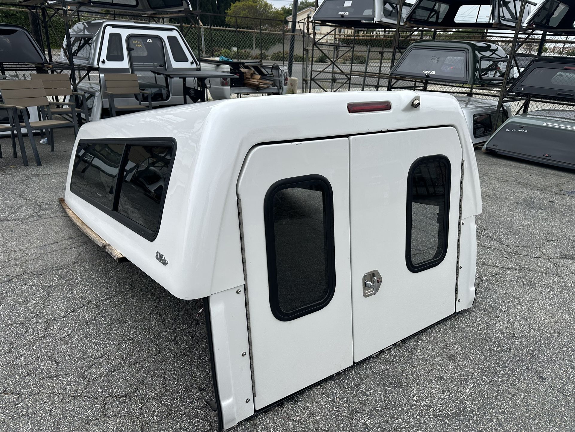 Snugtop Outback Camper Shell 199916 F350 for Sale in Torrance, CA