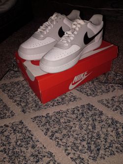 Nike court vision low size 9 mens