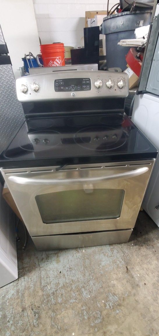 Ge Stainless Steel Electric Stove for Sale in South Norfolk, VA OfferUp