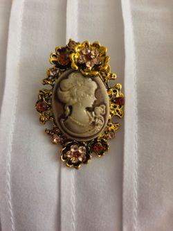 CAMEO PIN