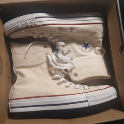 Tennis Shoes Chuck Taylor's Size 7    $10
