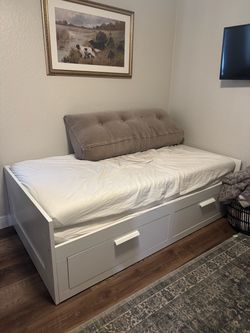 Daybed and dresser