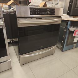 FRIGIDAIRE INDUCTION AIR FRYER RANGE