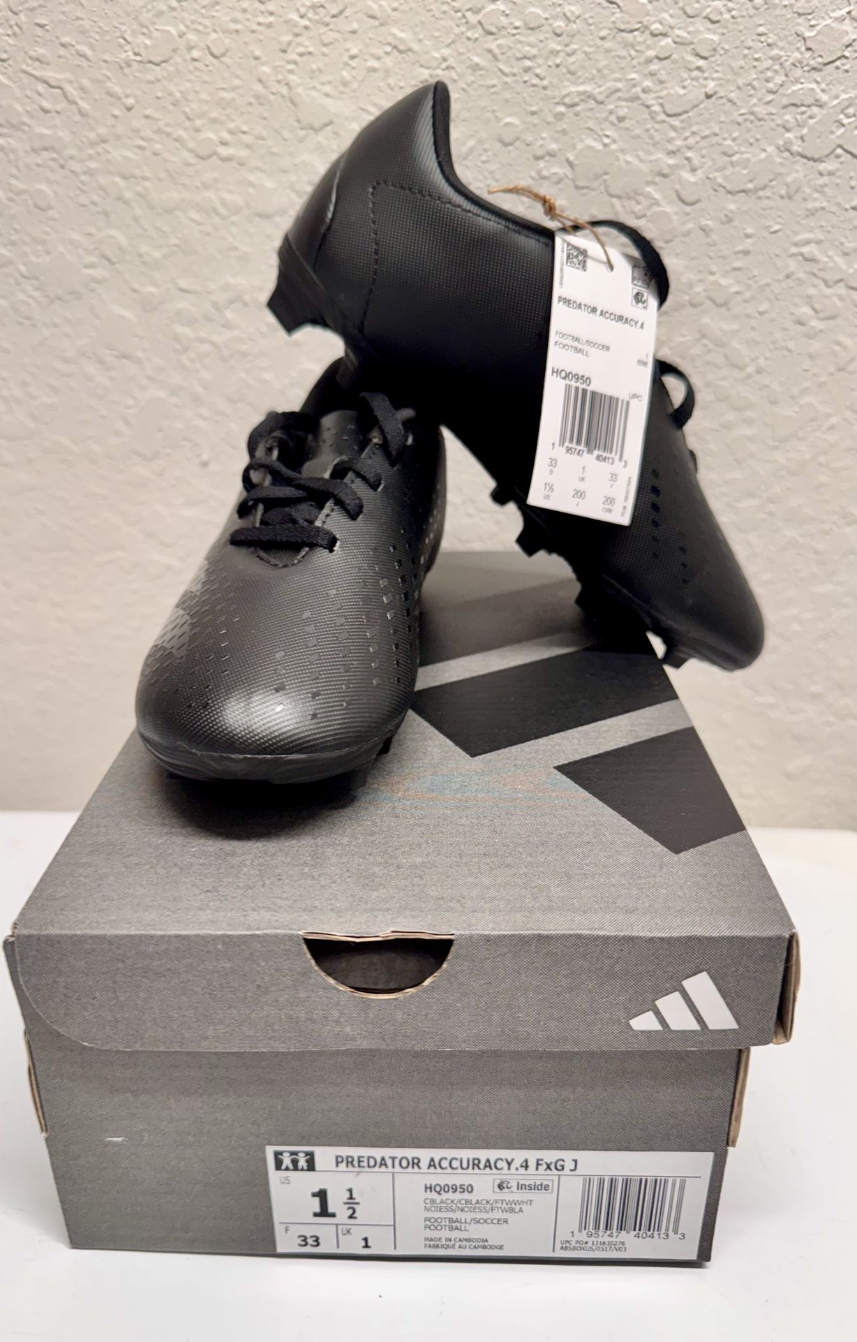 NEW ADIDAS SOCCER CLEATS / BOYS SHOES $20