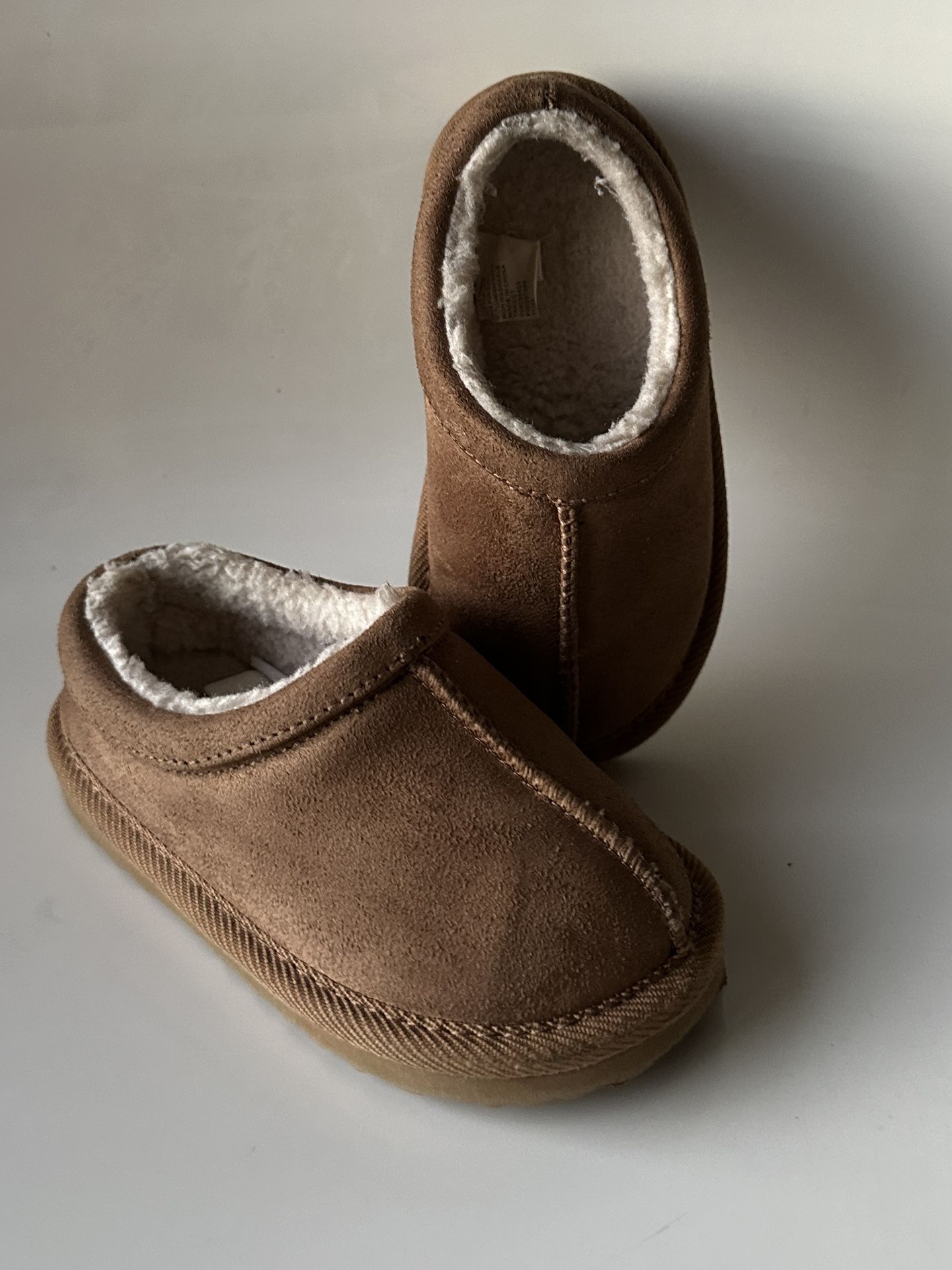 Tasman 1. Sleepers. Size 7 Y