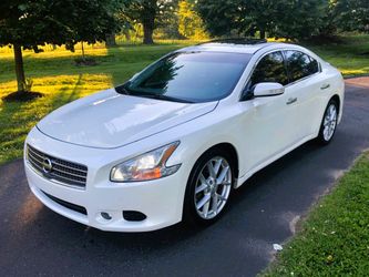 Immaculate Nissan Maxima SV 2010