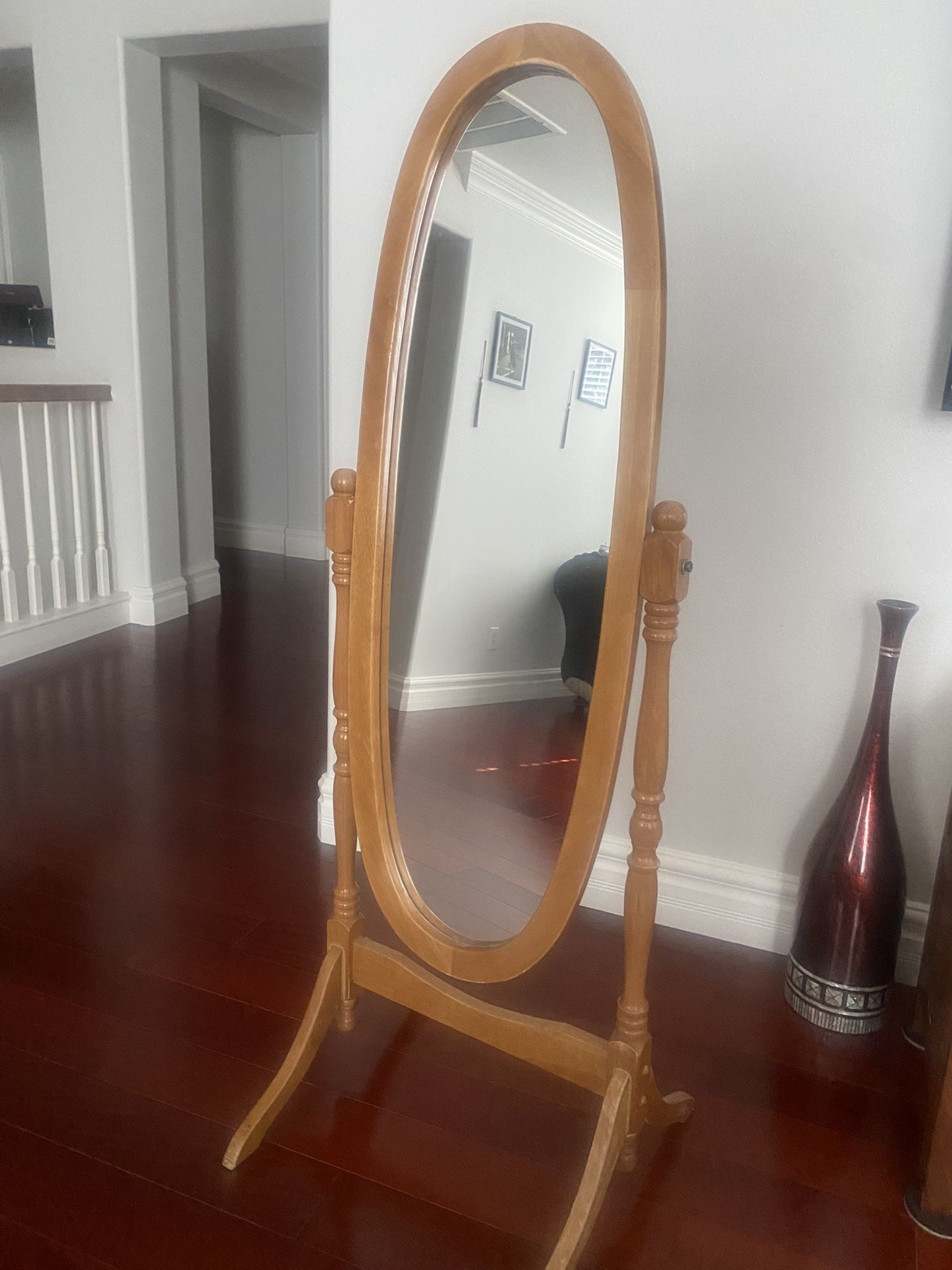 Stand Up Mirror