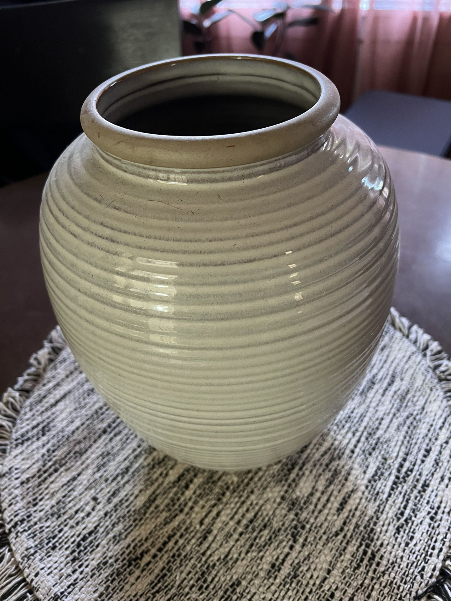 Urn / Indoor Plant Pot  