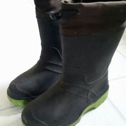 Winter boots size 13