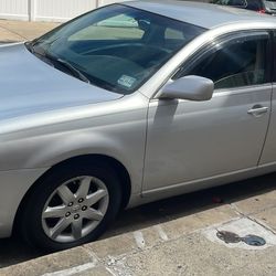 Clean Title 2007 Toyota Avolon