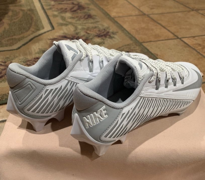 Nike Vapor Edge Pro 360 2 Men's Football Cleats (Size: 7)