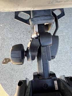 Thule bike rack Carier come with locks and key