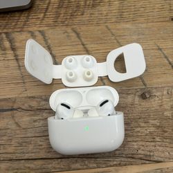 AirPods Pro (1st Generation)