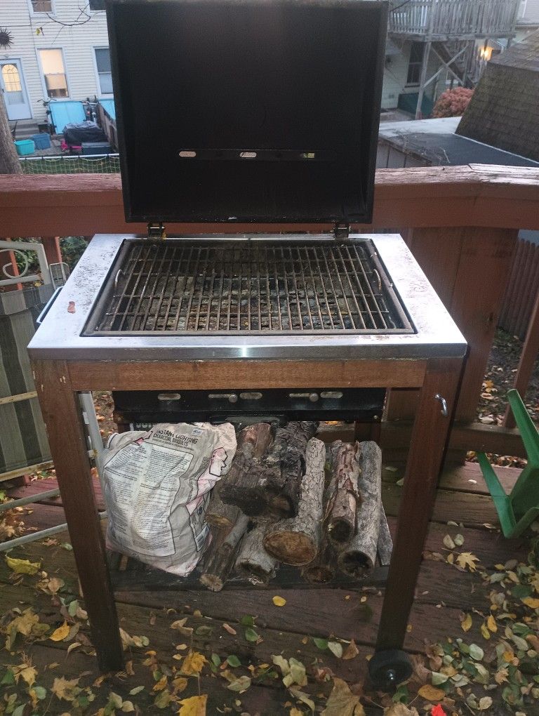 Grill An Smoker In Good Condition