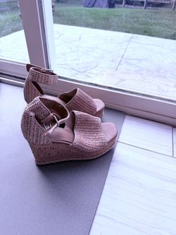Women’s sandals
