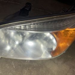 2008 Toyota Rav4  Left Driver Side Headlight OEM