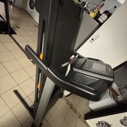 Treadmill Like New (WiFi)