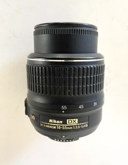 ** Nikon Lens 18-55mm f/3.5-5.6G DX VR **