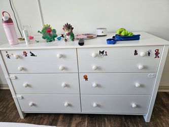 Dresser.  Must pick up today!!!