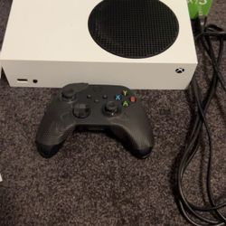 Xbox Series S And Controller