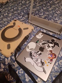 Apple Ipad, works good condition, wifi/cellular, unlocked
