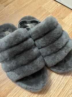 uggs dark grey fluffy slides 
