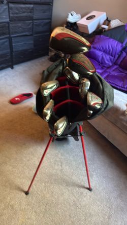 Strata Golf clubs set and bag