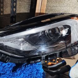 2019 Ford Edge ST  Driver Side Headlight 