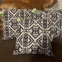 BRAND NEW 15x15 OUTDOOR DECOR Pillows $10 FOR ALL. 6 Pillows Available 