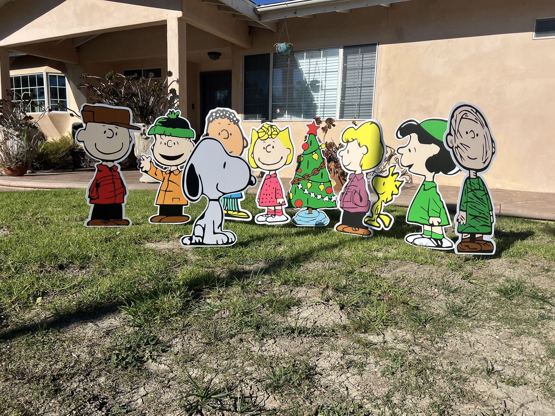 10 Piece Snoopy/peanuts Yard Decorations