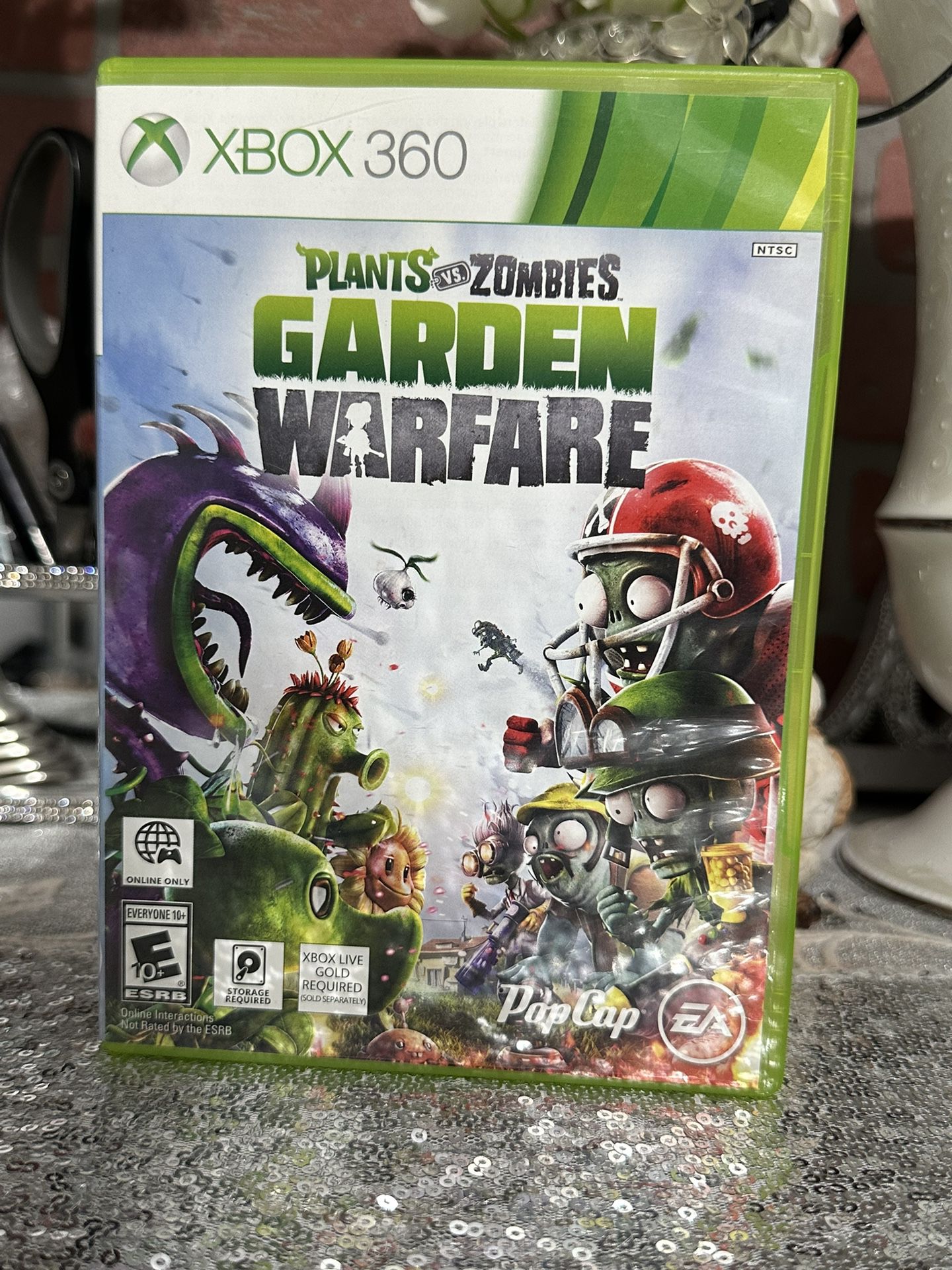 Plants Vs Zombies - Garden Warfare - Xbox 360 : : Games e  Consoles