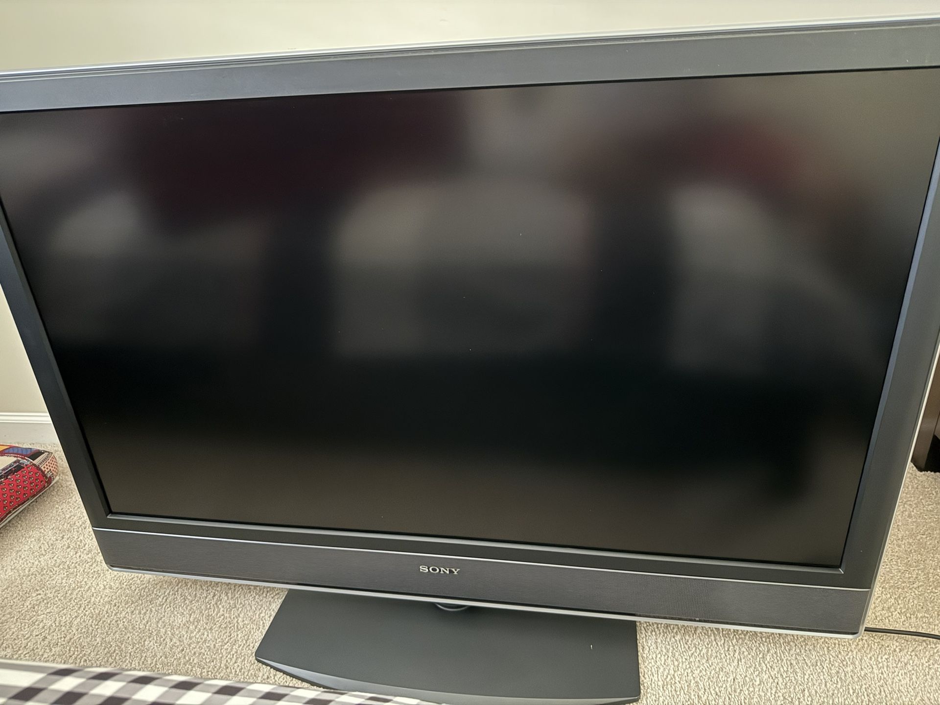 Sony LCD TV - 60hz (KDL-46V2500)