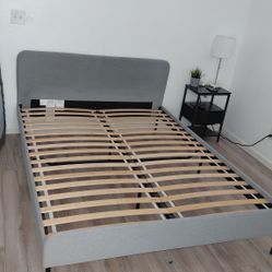QUEEN SIZE BED FRAME