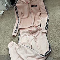 Women’s GUESS sweat Set