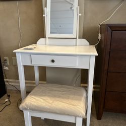 White Single Mirror Vanity W Stool 