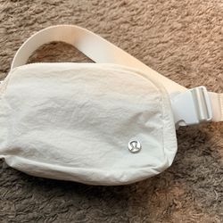 Lululemon everywhere bag