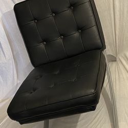 Black Barcelona Style Slipper/Lounge Chair